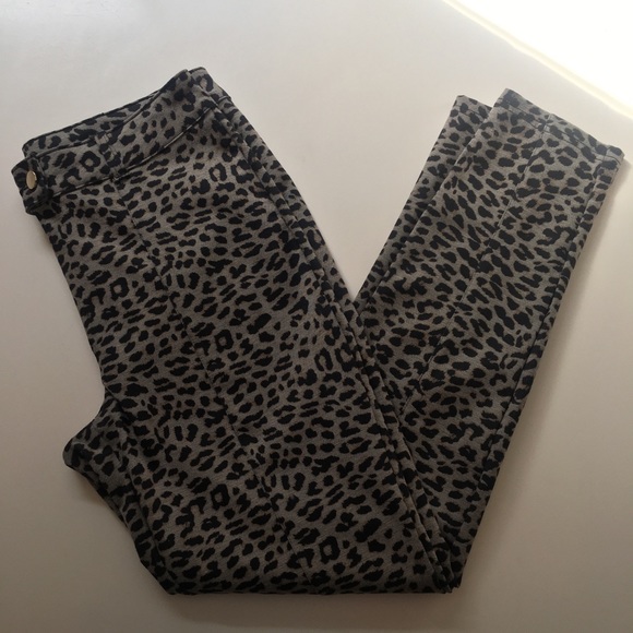2/$18 Lilly Morgan Leopard Print Pants Size Medium - Picture 9 of 14